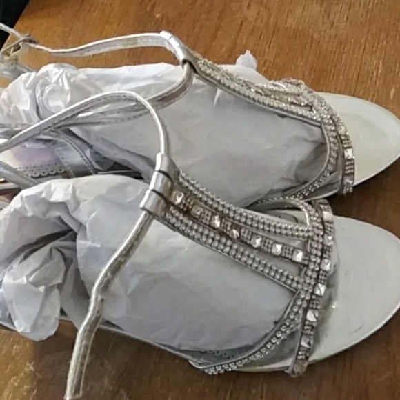 Shoes - Picture 2 of 3